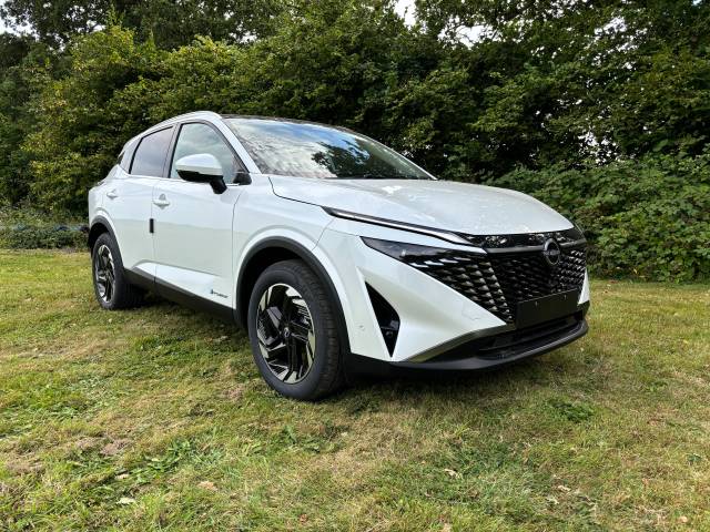 Nissan Qashqai e-POWER N Connecta with Glass Roof