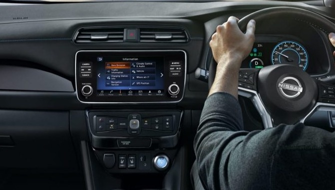 Nissan LEAF - Interior